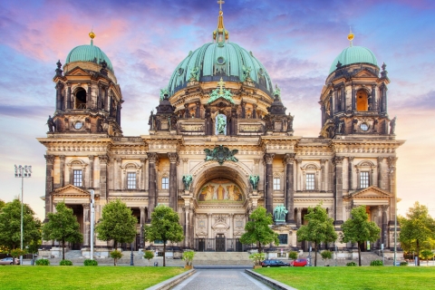 Skip-the-line Berlijnse kathedraal en privétour door de oude stad5 uur: Dom van Berlijn, oude binnenstad en transfers