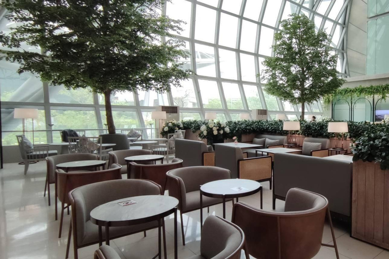 Aéroport de BKK : accès au salon Coral pour les vols nationaux et internationauxSalon Coral Finest Business Class – Porte d&#039;embarquement international D1