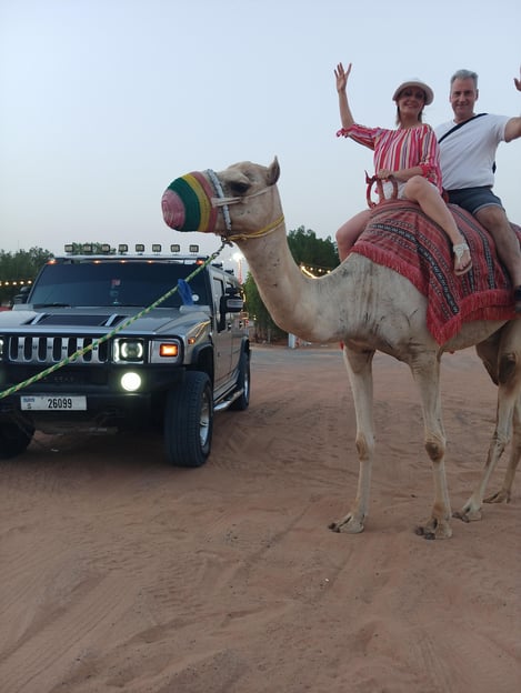 Dubaï : Excursion nocturne luxueuse en Hummer dans le désert avec séance photo.