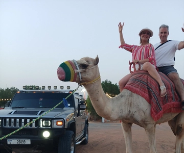 Dubai: Excursão noturna de luxo no deserto em Hummer com sessão fotográfica.