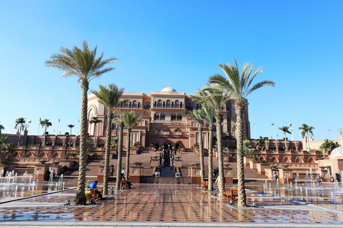 从迪拜出发：全天城市游，包括谢赫扎耶德大清真寺和卡斯尔阿尔瓦坦。从迪拜出发阿布扎比古迹和 Qasr Al Watan 之旅