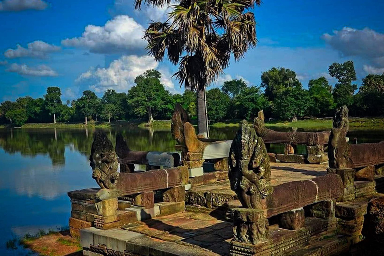 Soluppgång vid Angkor Wat och heldag med fascinerande tempel