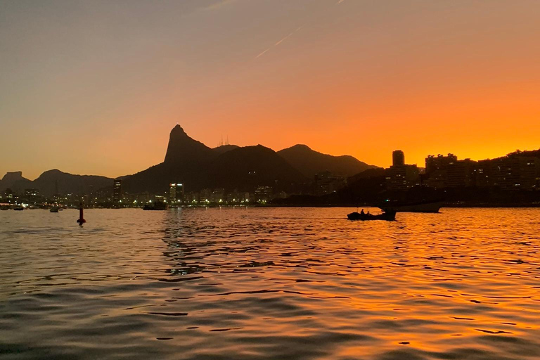 Rio de Janeiro: Rejs wycieczkowy o zachodzie słońca z toastem Heinekena