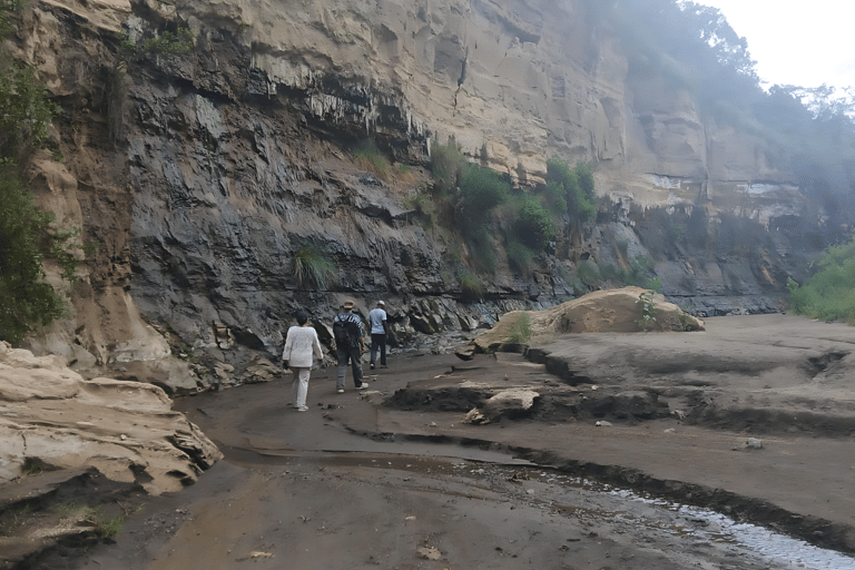 Hell's Gate-fietstocht &amp; Crescent Island-boottochtHell's Gate-fietstocht Crescent Island-boottocht GEEN TOEGANGSPRIJS