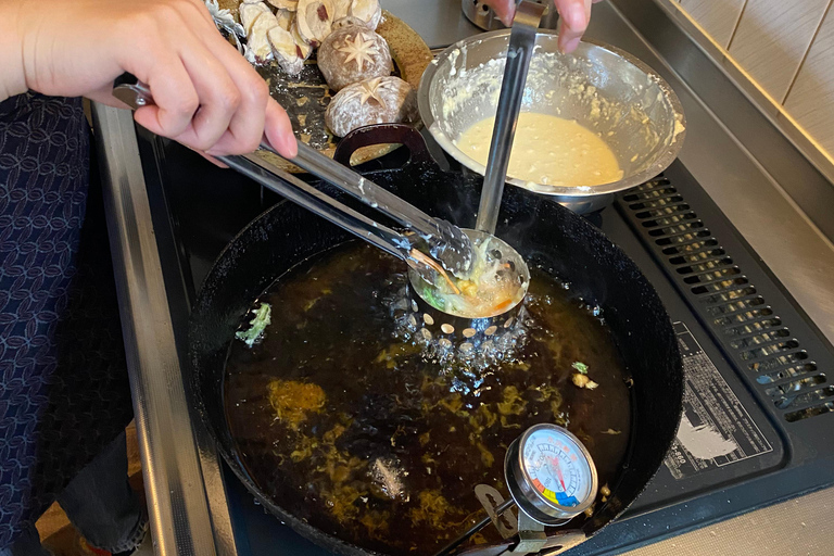 Cours de cuisine japonaise à Osaka : Tempura authentique et soupe Miso