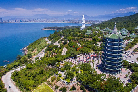 Da Nang : Visite privée de la ville en scooter avec une cavalière d'Ao dai