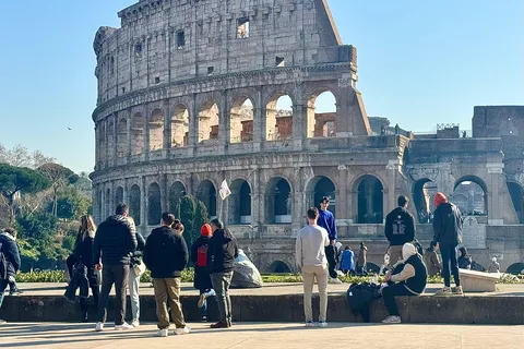 Visite guidée du Colisée de Rome et bateau à arrêts multiples sur le Tibre