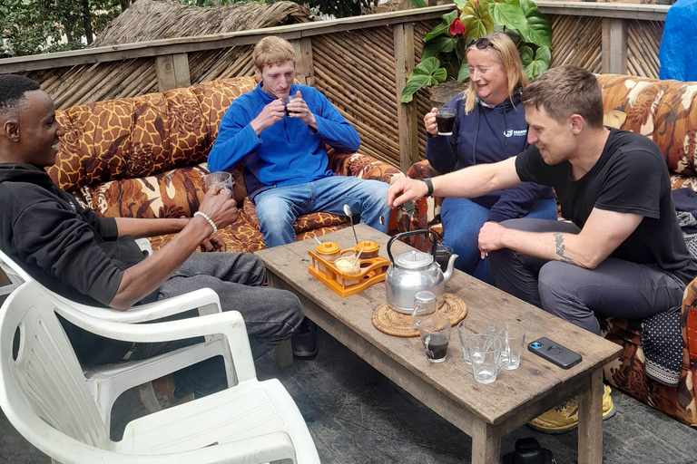 Arusha: Arts, Culture, and Coffee Guided Tour with Lunch