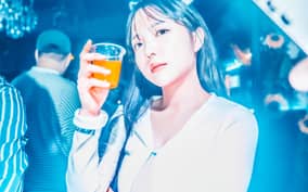 Seoul: Premium Pub Crawl with VIP Bottle Service