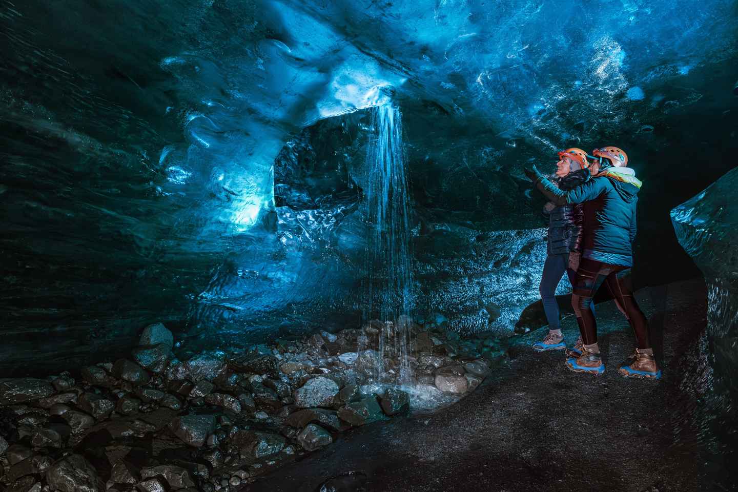 Premium Blue Ice Cave Tour - heiße Suppe & heißes Getränk inkl.