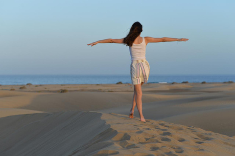 Gran Canaria: Private Playa del Inglés Holiday Photoshoot Standard: 20 photos | 30 mins