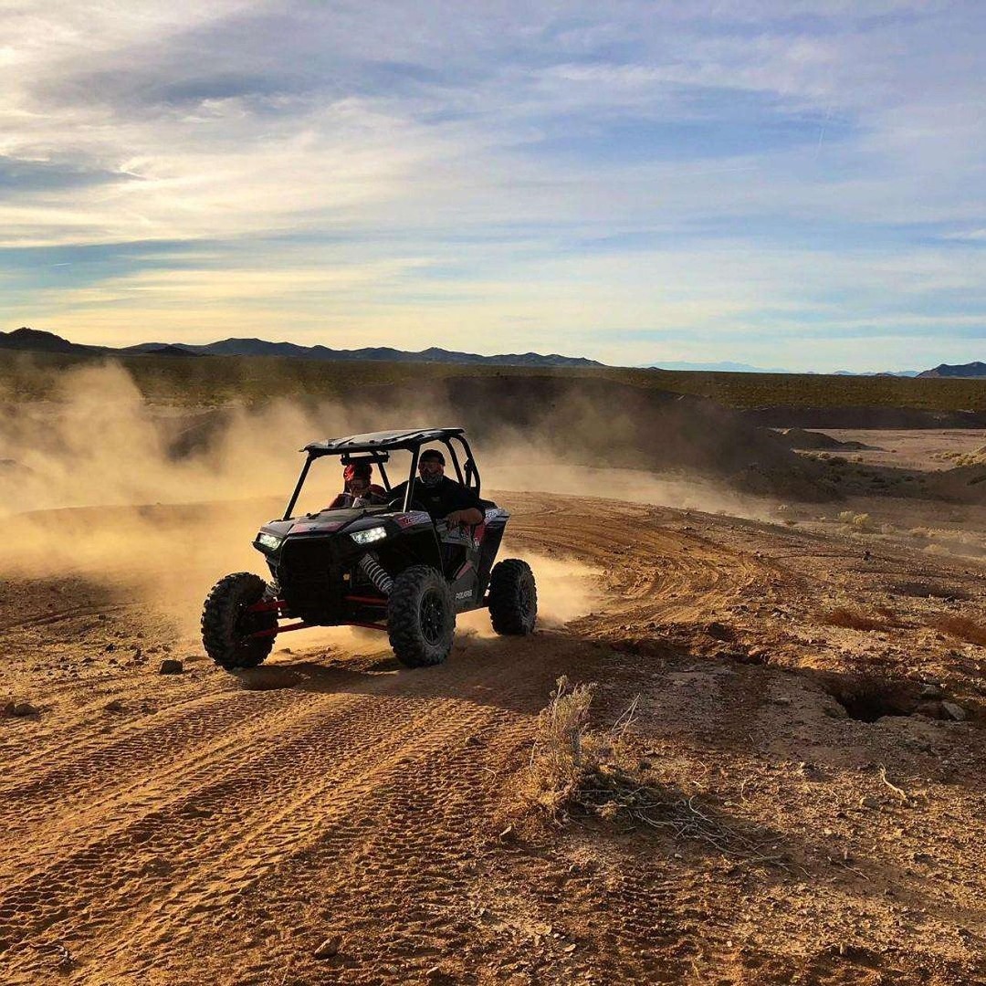 Balade en buggy avec chameaux et dîner-spectacle dans le désert d'Agafay - buggy