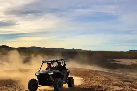Paseo en buggy con camellos y cena con espectáculo en el desierto de Agafay.