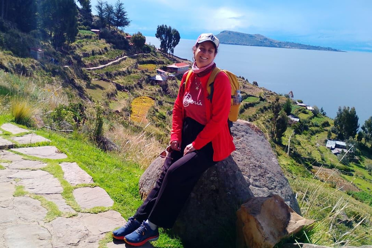 Cusco: Sleeper bus to Puno + Speedboat tour to Uros and Taquile Uros and Taquile Tour without Return to Cusco