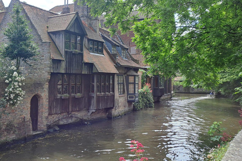 Visita a Brujas con los ojos de un lugareño, grupo reducido