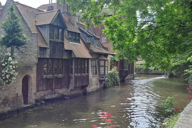 Visita a Brujas con los ojos de un lugareño, grupo reducido