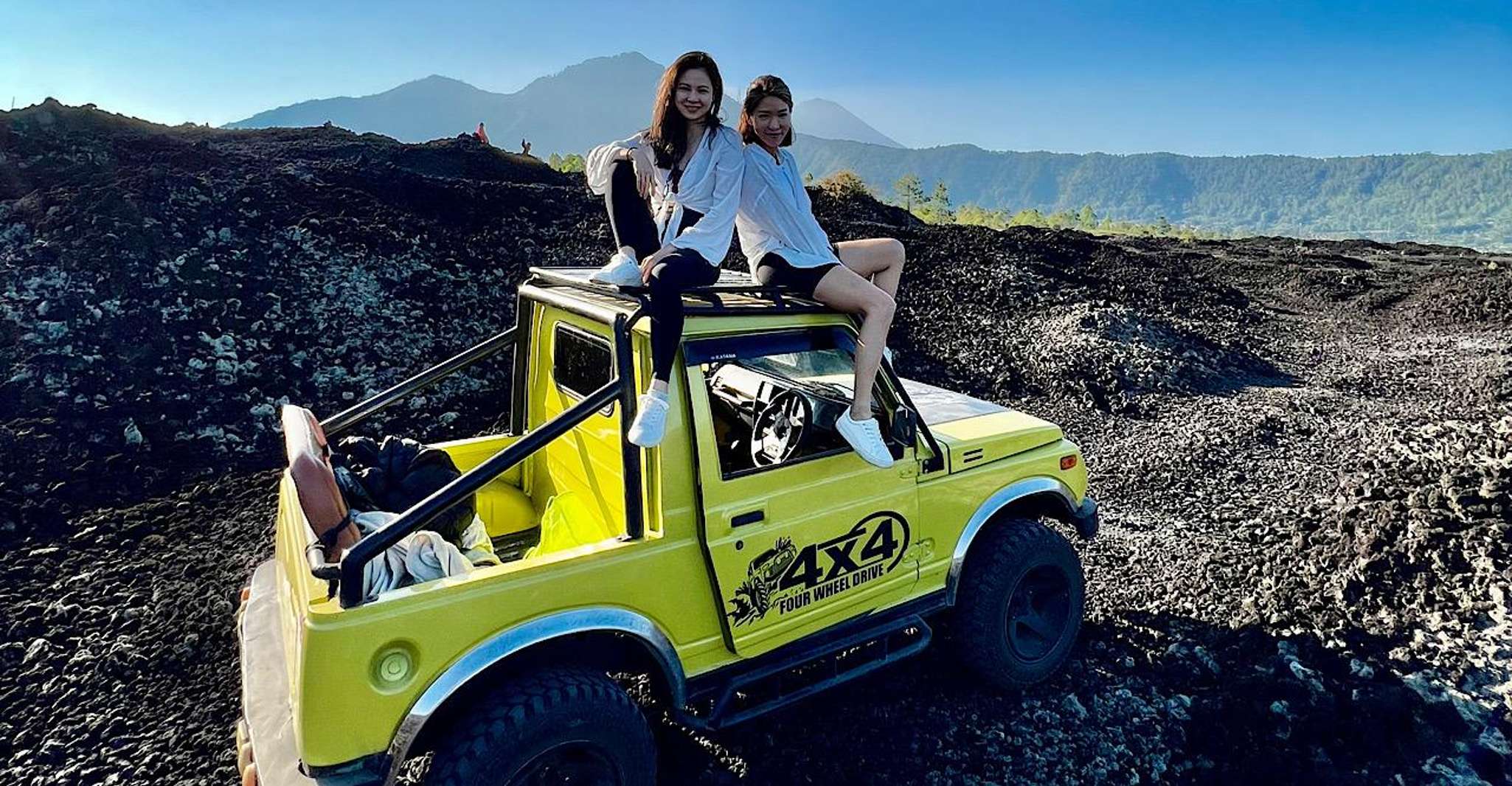 Kintamani Sunrise Jeep Tour et visitez le temple flottant - Housity