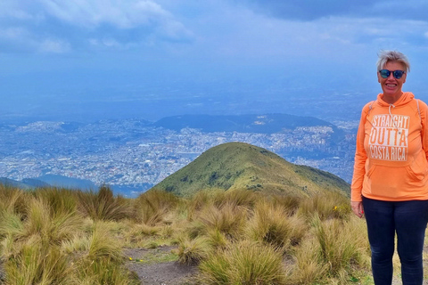 Quito full day: Cable car + middle of the world + Old Town