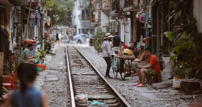 Private Hanoi Walking Tour with visit Train Street