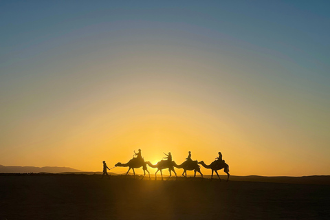 Marrakech:Explorer le désert Agafay Camel&Quad avec Dîner&Spectacle