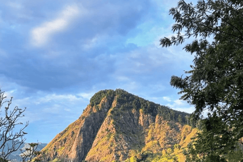 Desde Ella : Excursión al amanecer al Pequeño Pico Adams