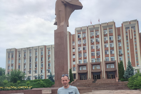 Chisinau:Transnistria Soviet &Fish Farm & Sturgeon Factory Transnistria, Lenin Monuments & Sturgeon Fish Farm Tour