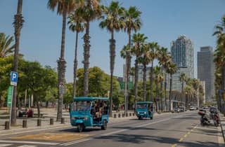 1,5-stündige private Tuk-Tuk-Tour durch Barcelona und zum Strand