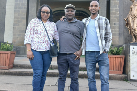 Addis Ababa: Guided City Highlights Tour in English & French