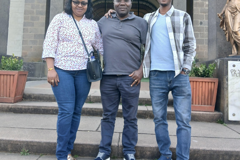 Addis Ababa: Guided City Highlights Tour in English & French