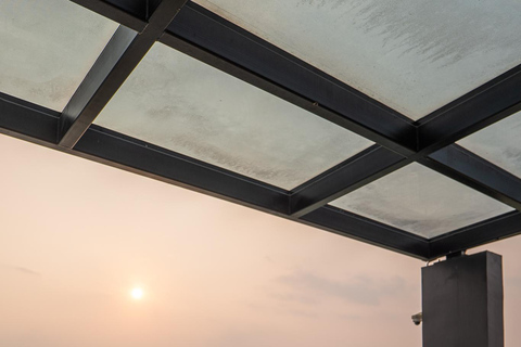 Pattaya : ISEA Sky &amp; The Jetty - Pacotes F&amp;B do Veranda Resort1 Pratos com 3 Bebidas Alcoólicas