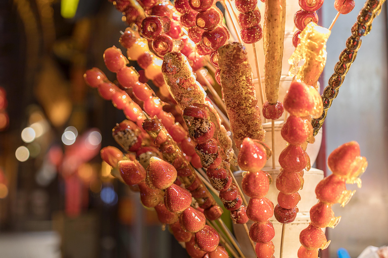 Beijing: Hutong & Wet Market Walking Tour Local Wet Market with Hutong Paper-Cutting/Calligraphy