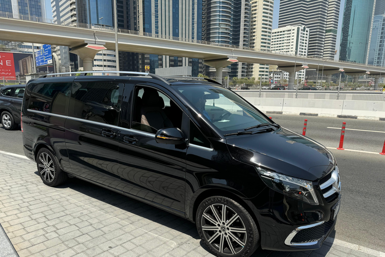 迪拜私人单程接送往返迪拜机场 (DXB)从阿尔巴沙、码头、朱美拉棕榈岛、JLT 前往 DXB 机场