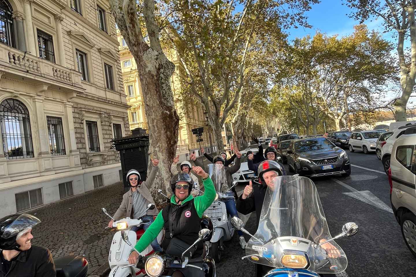 Roma: Tour en Vespa Autoconducido con Helado