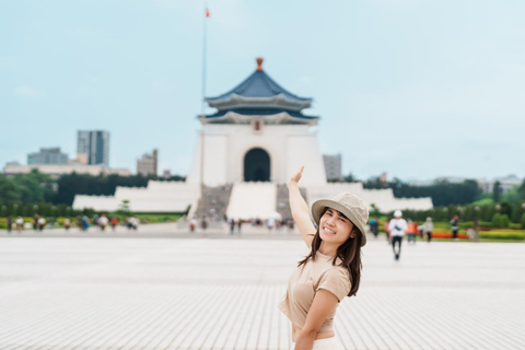 Taipei: Private Photoshoot at Iconic Landmarks Premium: 50 photos | 60 mins