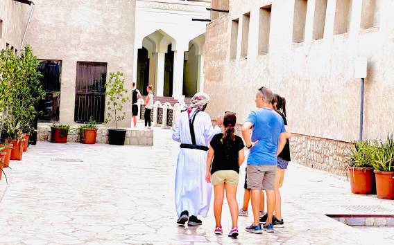 Alt-Dubai, Spazierengehen mit einem Einheimischen, Märkte & Straßenessen