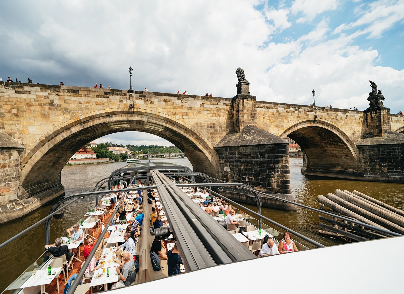 Prag: Frokostkrydstogt på Moldau i en åben glasbåd