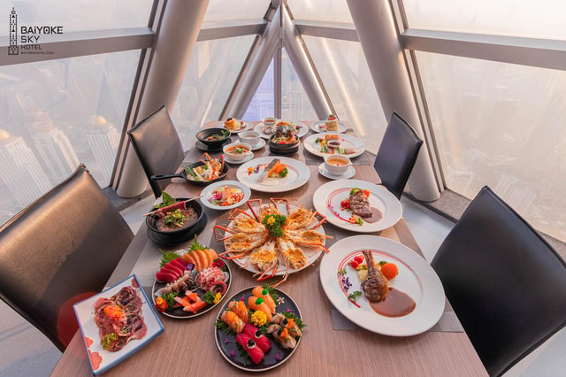 Bangkok: Baiyoke Sky Dinner Buffet 81st Floor Indoor