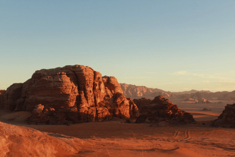 Wadi Rum: Bedouin Camp, Fire Dinner & Desert Experience