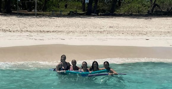 Bahamas: Swimming Pigs and Snorkeling Boat Tour