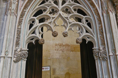 Barcelona: Private Day Trip | Roman Tarragona & Sitges Charm Private Day Trip in Portuguese