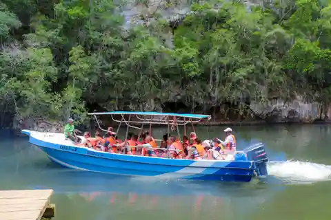 From Punta Cana: Los Haitises and Redonda Mountain Day Trip