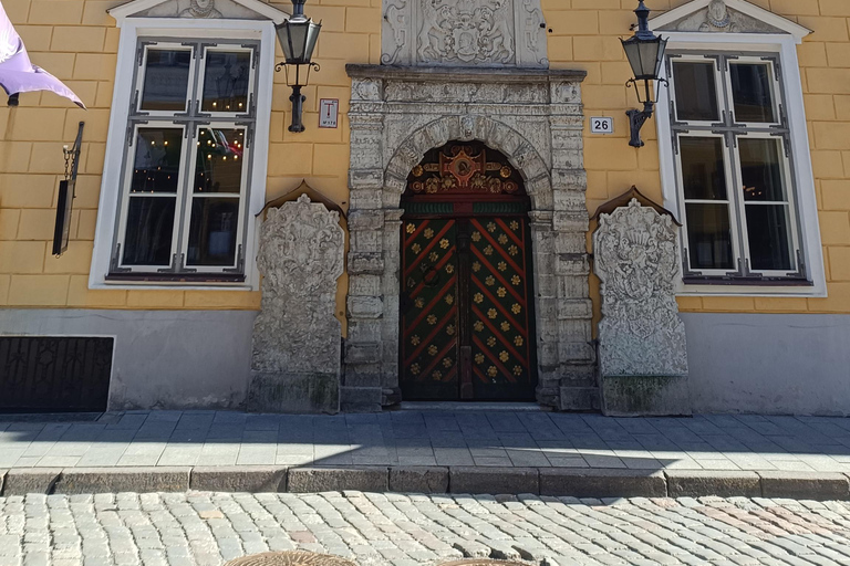 Old Tallinn & Medieval Past Private Tour