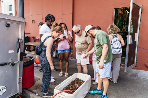 New Orleans: Garden District Food and History TourPublic Tour - Garden District Food and History Tour