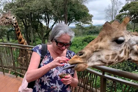 Mombasa: Half-Day Haller Park Giraffes Feeding Experience