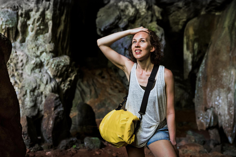 Khao Sok: Private Longtail Boat Tour at Cheow Lan LakeOption 2: 4-Hour Tour with Hotel Pickup and Drop-Off