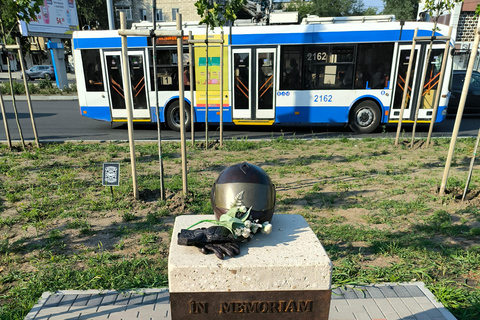 Walking Tour with Wine & Soviet Flea Market Visit - Chisinau
