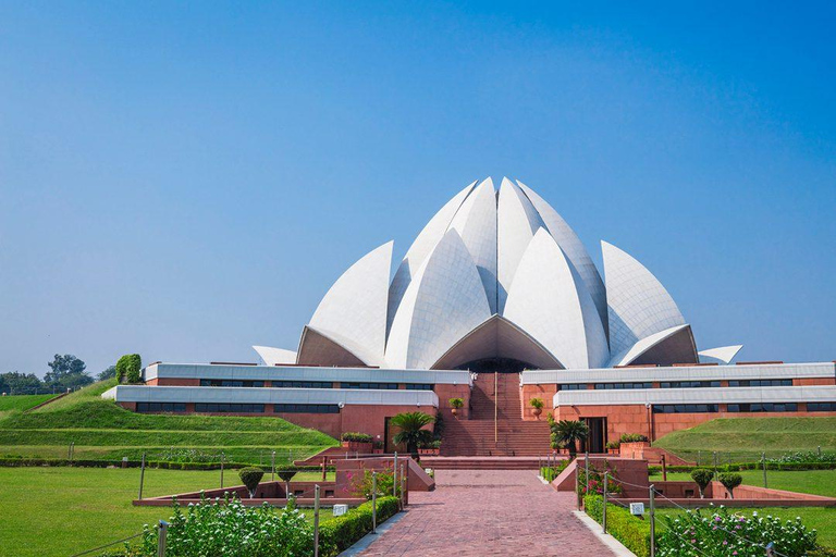 From Delhi: 4-Day Luxury Golden Triangle Tour with Hotels Guide + Transport + 3-Star Hotels