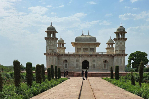 From Delhi: Private Agra Day Tour With Breakfast and DrinksTour with AC Car, Driver and Guide