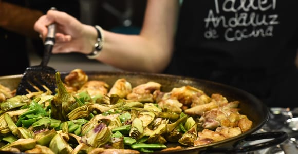 Seville: Paella & Tapas Cooking Class + Triana Market Tour