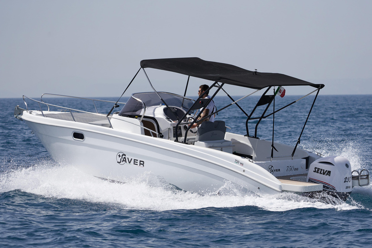 Sorrento: Private Capri Speedboat Tour with Snacks & Drinks